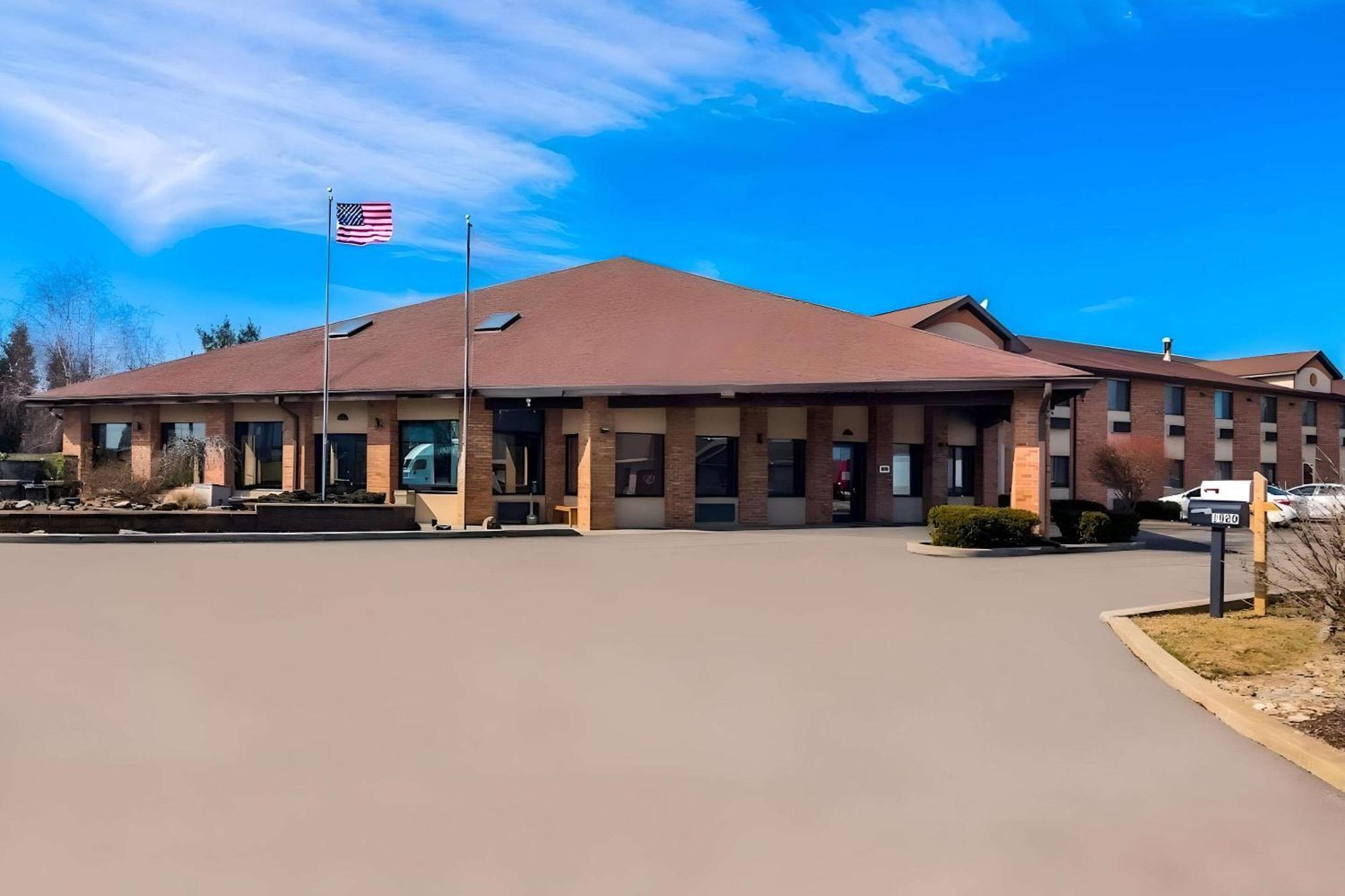 Park Inn By Radisson Grove City Exterior photo